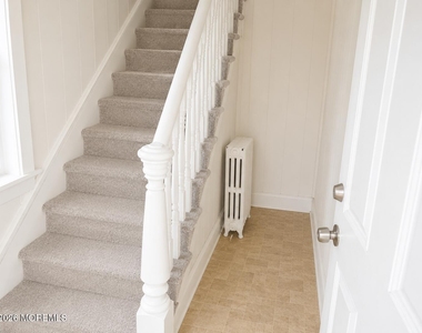 207 Howard Street - Photo Thumbnail 5