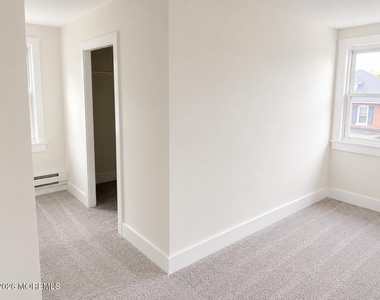 207 Howard Street - Photo Thumbnail 4