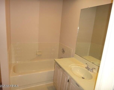 422 Indigo Court - Photo Thumbnail 11