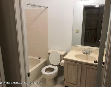 422 Indigo Court - Photo Thumbnail 13