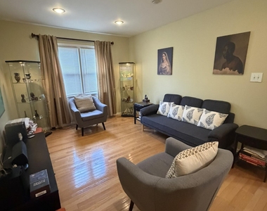652 Holly Lane - Photo Thumbnail 10