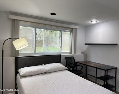 652 Holly Lane - Photo Thumbnail 11