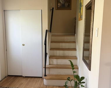 652 Holly Lane - Photo Thumbnail 2