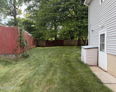 652 Holly Lane - Photo Thumbnail 31