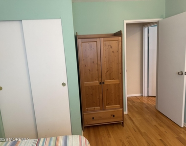 652 Holly Lane - Photo Thumbnail 18