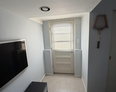 652 Holly Lane - Photo Thumbnail 14