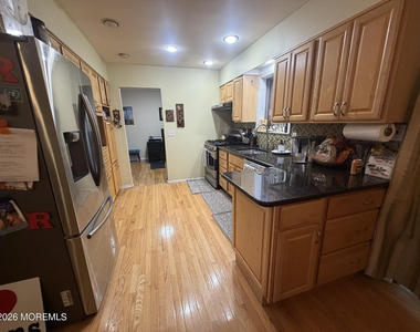 652 Holly Lane - Photo Thumbnail 4