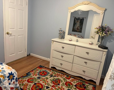 355 Main Street - Photo Thumbnail 13