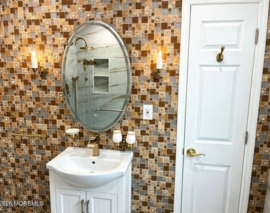 355 Main Street - Photo Thumbnail 11