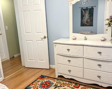 355 Main Street - Photo Thumbnail 8