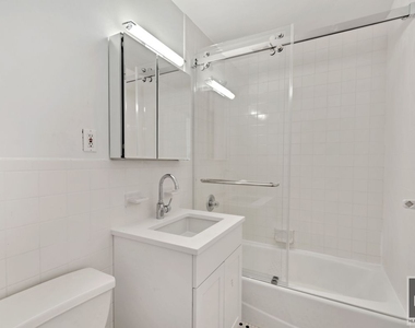 East 31 Street - Photo Thumbnail 4