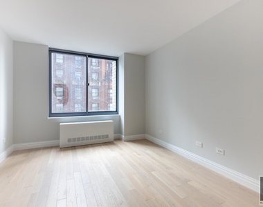 West 48th Street - Photo Thumbnail 2