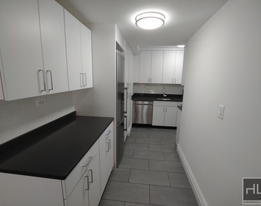 East 38 Street - Photo Thumbnail 5