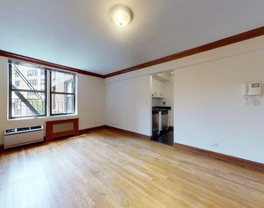 West 13 Street - Photo Thumbnail 1