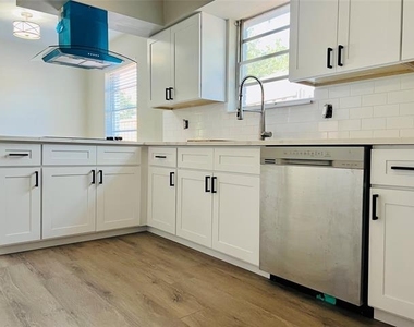 3603 Vinecrest Drive - Photo Thumbnail 3
