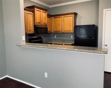 2304 Aldergate Drive - Photo Thumbnail 5