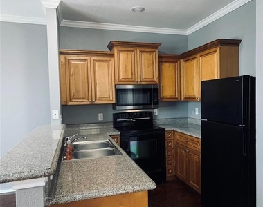 2304 Aldergate Drive - Photo Thumbnail 3