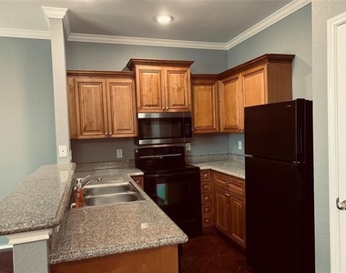 2304 Aldergate Drive - Photo Thumbnail 2