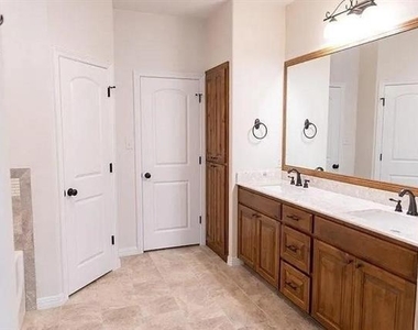 321 Tinker Trail - Photo Thumbnail 7