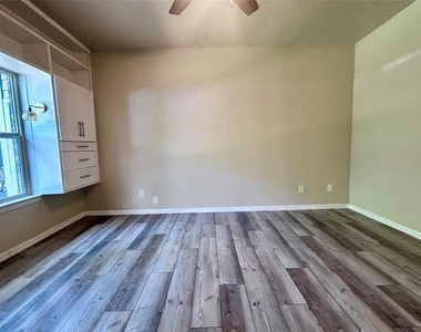 5616 Preston Oaks Road - Photo Thumbnail 11