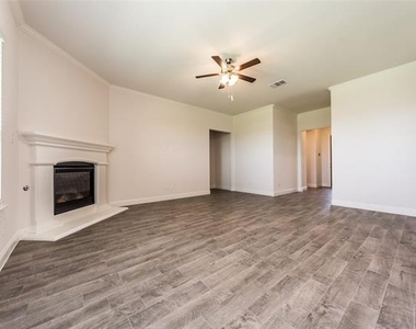 3018 Comal Court - Photo Thumbnail 5