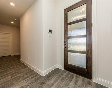 3018 Comal Court - Photo Thumbnail 12