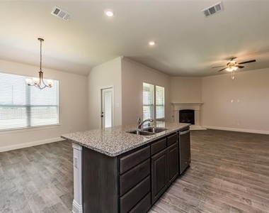 3018 Comal Court - Photo Thumbnail 9