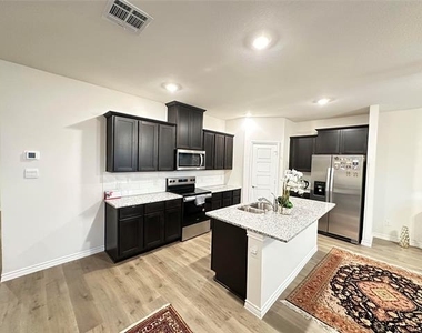 809 Lone Rock Drive - Photo Thumbnail 1