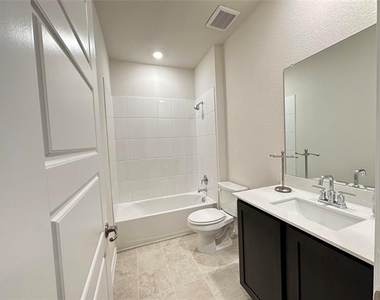 809 Lone Rock Drive - Photo Thumbnail 6
