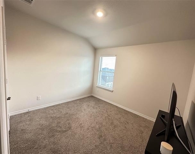 809 Lone Rock Drive - Photo Thumbnail 9