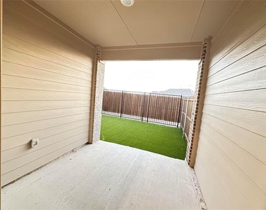 809 Lone Rock Drive - Photo Thumbnail 14