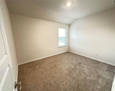 809 Lone Rock Drive - Photo Thumbnail 12