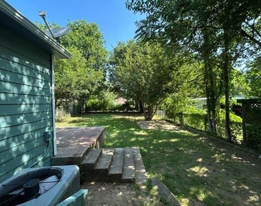 925 W Nelson Street - Photo Thumbnail 21