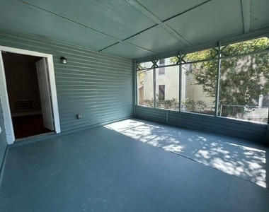 925 W Nelson Street - Photo Thumbnail 4