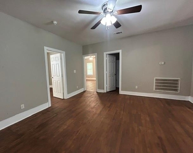 925 W Nelson Street - Photo Thumbnail 8