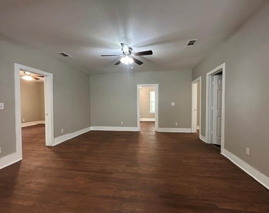 925 W Nelson Street - Photo Thumbnail 9