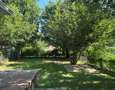 925 W Nelson Street - Photo Thumbnail 19