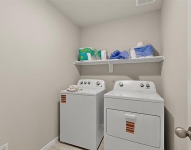 332 Pecos Drive - Photo Thumbnail 31