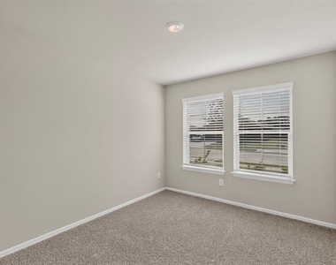 332 Pecos Drive - Photo Thumbnail 19