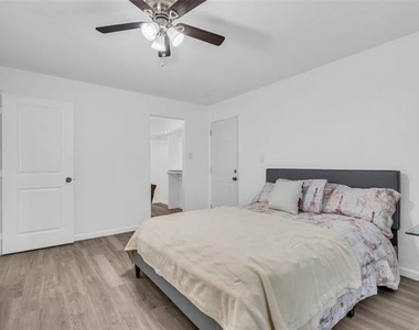1319 Parkway Court - Photo Thumbnail 16