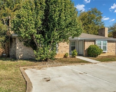 1319 Parkway Court - Photo Thumbnail 1
