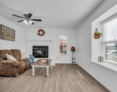 1319 Parkway Court - Photo Thumbnail 3
