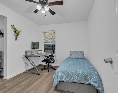 1319 Parkway Court - Photo Thumbnail 32