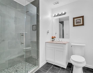 1319 Parkway Court - Photo Thumbnail 18