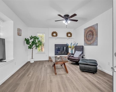 1319 Parkway Court - Photo Thumbnail 20