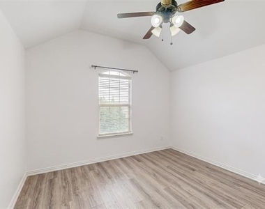 3563 Caruth Lane - Photo Thumbnail 12