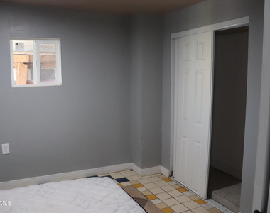 1807 N 38th Drive - Photo Thumbnail 3