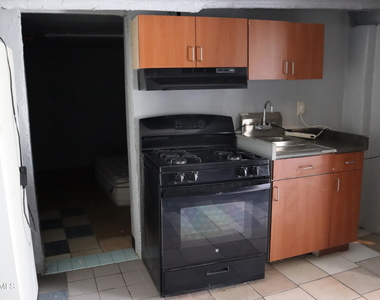 1807 N 38th Drive - Photo Thumbnail 2