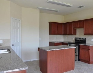424 Cypress Hill Drive - Photo Thumbnail 2