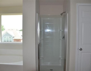424 Cypress Hill Drive - Photo Thumbnail 8